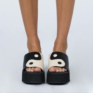 Joni platform yin yang sandals